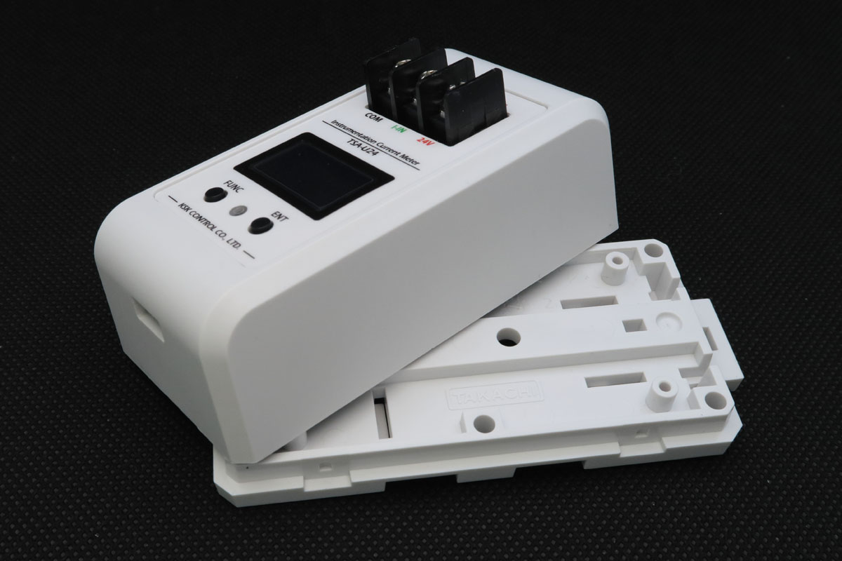 ケースは上下に分解可